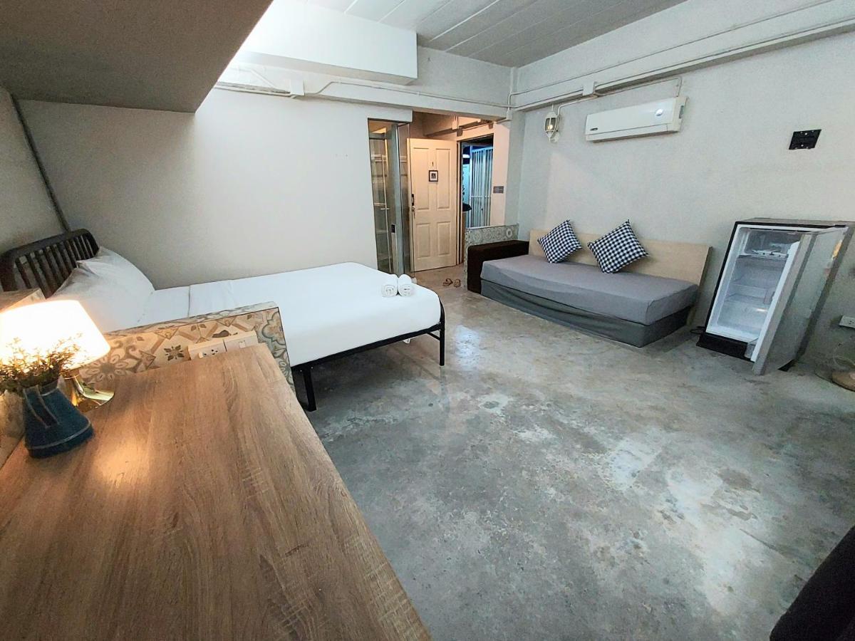 Mee Tang Nang Non Hotel Phuket Kültér fotó