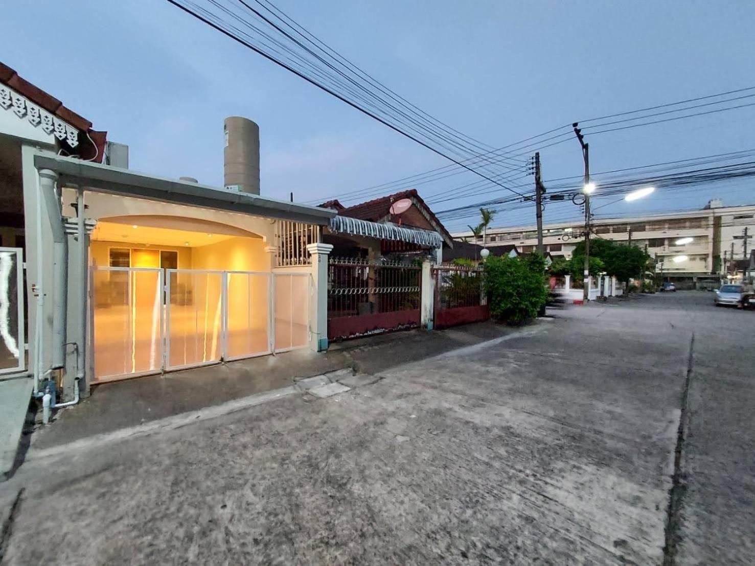 Mee Tang Nang Non Hotel Phuket Kültér fotó