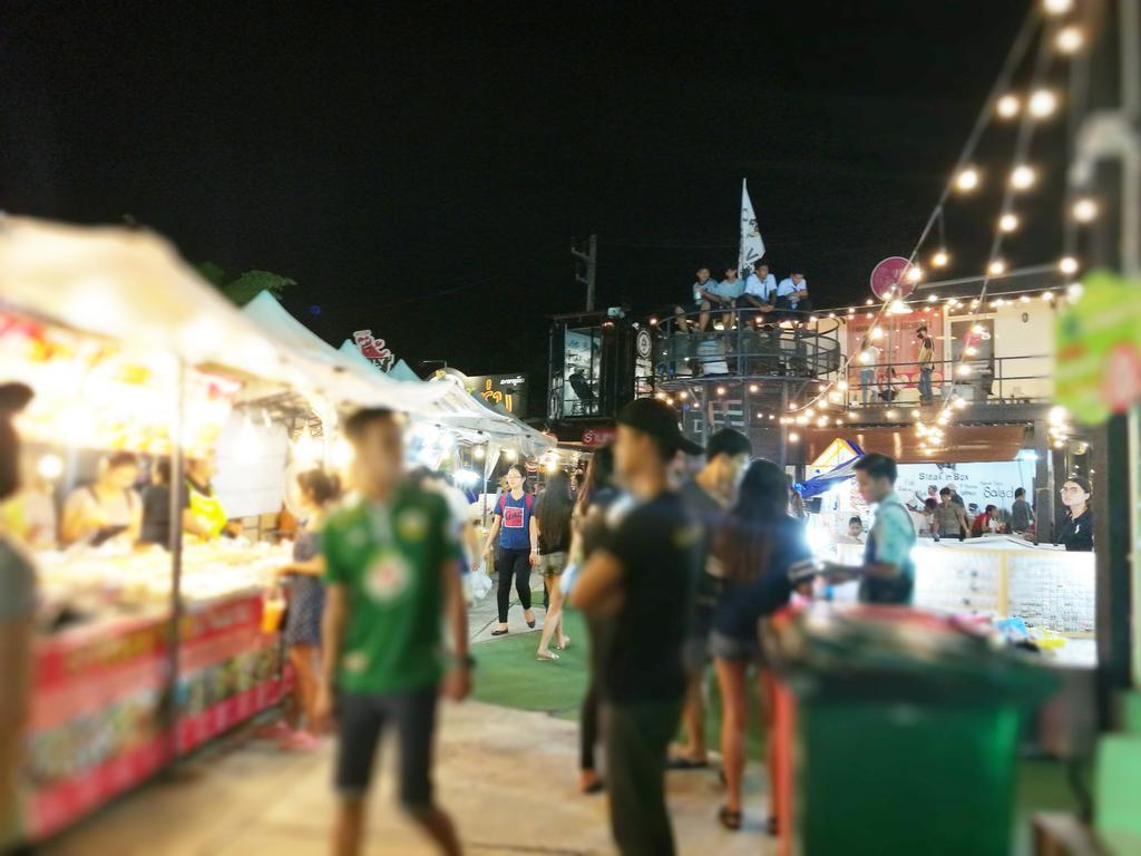 Mee Tang Nang Non Hotel Phuket Kültér fotó